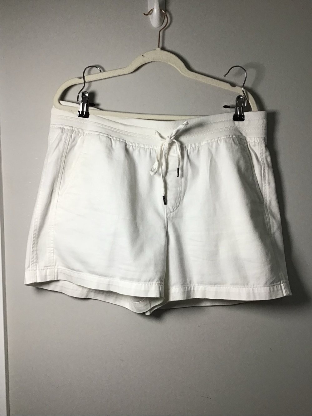 Orvis White Drawstring Athletic Shorts